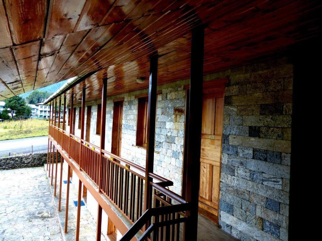 Lukla Airport Resort Lukla Esterno foto