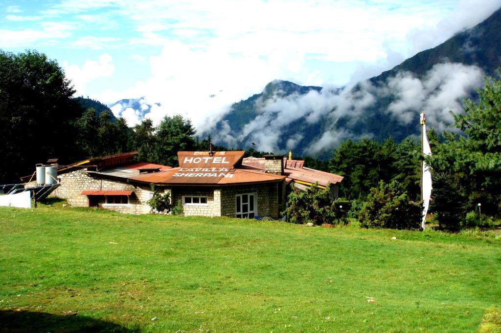 Lukla Airport Resort Lukla Esterno foto