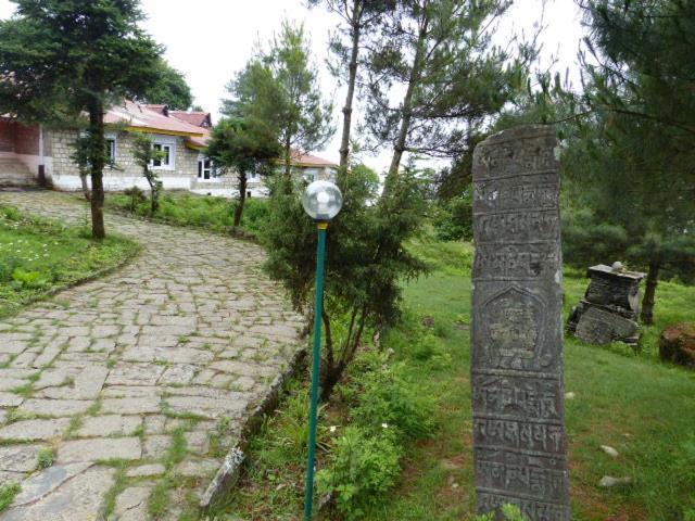 Lukla Airport Resort Lukla Esterno foto