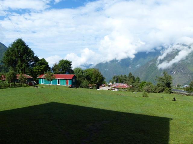 Lukla Airport Resort Lukla Esterno foto