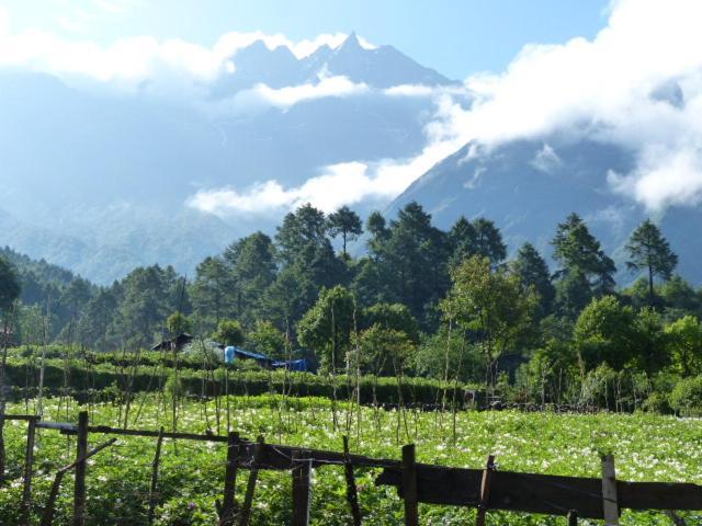 Lukla Airport Resort Lukla Esterno foto